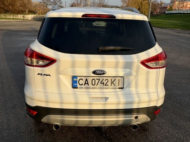 Белый Форд Куга, объемом двигателя 2 л и пробегом 140 тыс. км за 14000 $, фото 3 на Automoto.ua