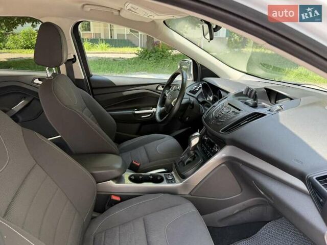 Белый Форд Куга, объемом двигателя 2 л и пробегом 130 тыс. км за 12990 $, фото 2 на Automoto.ua