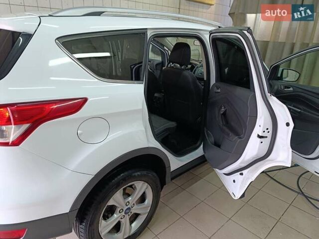 Білий Форд Куга, об'ємом двигуна 2 л та пробігом 236 тис. км за 14000 $, фото 8 на Automoto.ua
