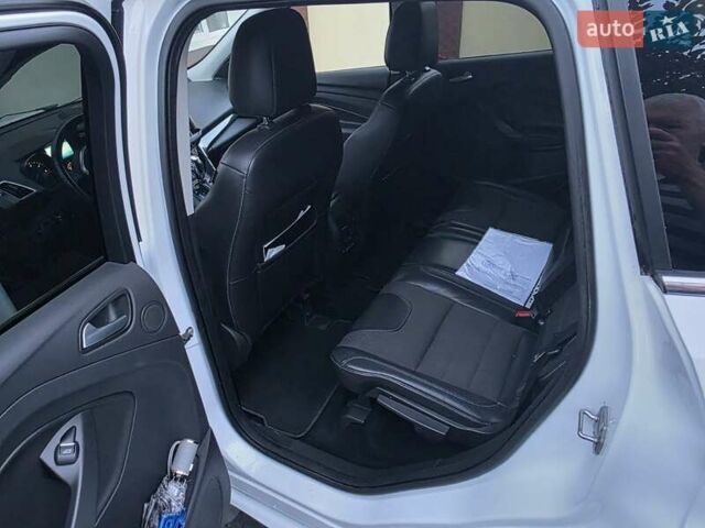 Білий Форд Куга, об'ємом двигуна 2 л та пробігом 275 тис. км за 14950 $, фото 5 на Automoto.ua