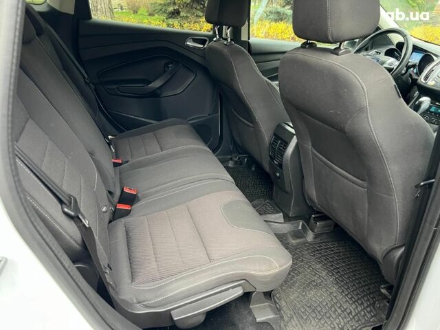 Белый Форд Куга, объемом двигателя 2 л и пробегом 211 тыс. км за 12990 $, фото 22 на Automoto.ua