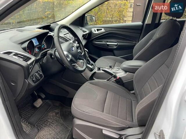 Белый Форд Куга, объемом двигателя 2 л и пробегом 211 тыс. км за 12990 $, фото 10 на Automoto.ua