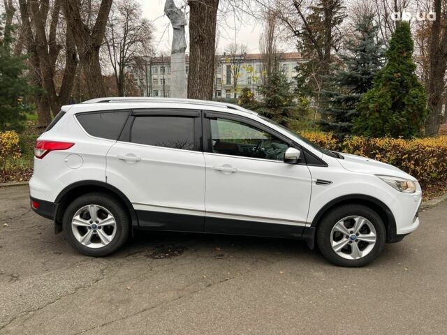 Белый Форд Куга, объемом двигателя 2 л и пробегом 211 тыс. км за 12990 $, фото 3 на Automoto.ua