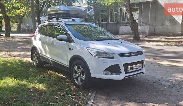 Белый Форд Куга, объемом двигателя 2 л и пробегом 210 тыс. км за 13500 $, фото 1 на Automoto.ua