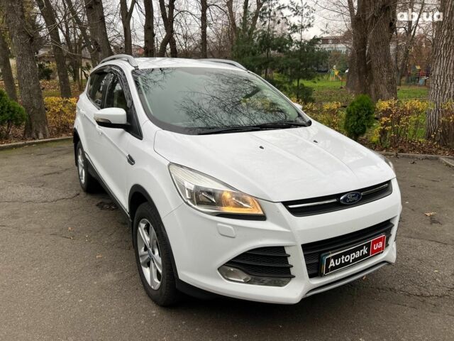 Белый Форд Куга, объемом двигателя 2 л и пробегом 211 тыс. км за 12990 $, фото 2 на Automoto.ua