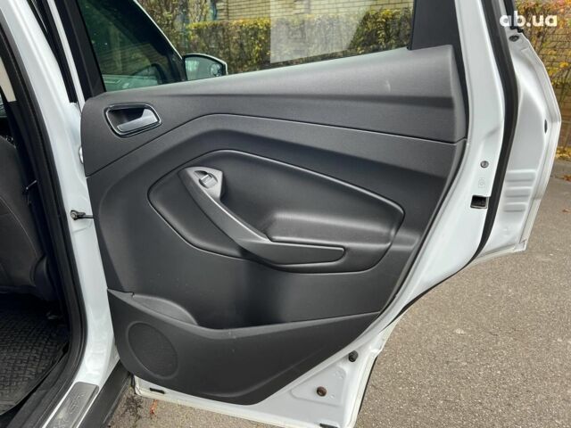 Белый Форд Куга, объемом двигателя 2 л и пробегом 211 тыс. км за 12990 $, фото 21 на Automoto.ua