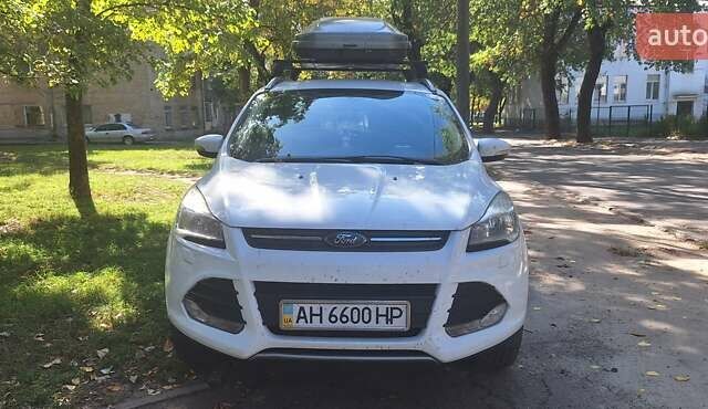 Белый Форд Куга, объемом двигателя 2 л и пробегом 210 тыс. км за 13500 $, фото 2 на Automoto.ua