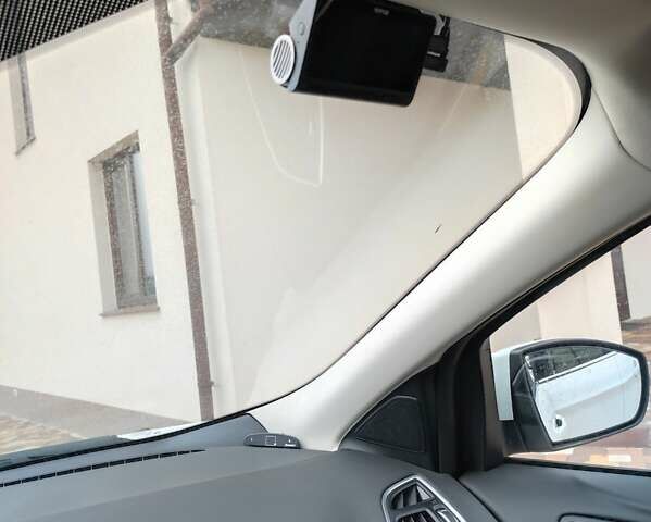 Белый Форд Куга, объемом двигателя 2 л и пробегом 145 тыс. км за 16000 $, фото 7 на Automoto.ua