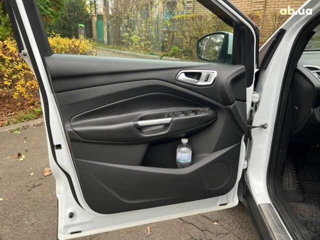 Белый Форд Куга, объемом двигателя 2 л и пробегом 211 тыс. км за 12990 $, фото 8 на Automoto.ua