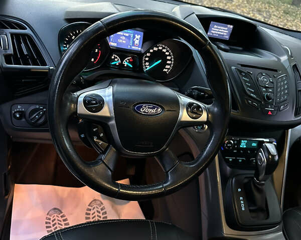 Форд Куга 2015 в Черновцах на Automoto.ua Белый Форд Куга, объемом двигателя 2 л и пробегом 186 тыс. км за 13900 $, фото 12 на Automoto.ua