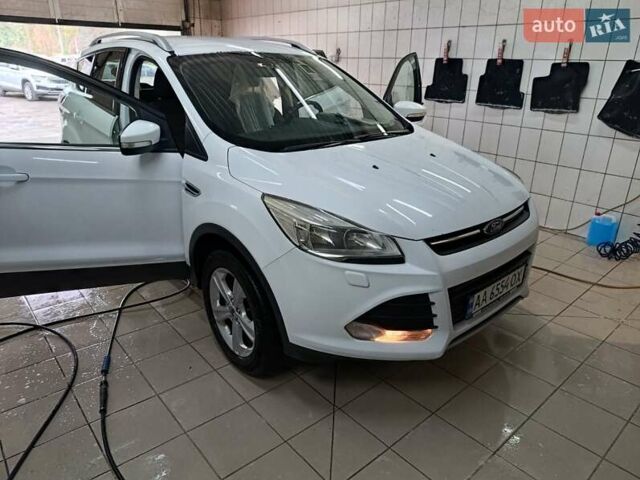 Білий Форд Куга, об'ємом двигуна 2 л та пробігом 236 тис. км за 14000 $, фото 5 на Automoto.ua