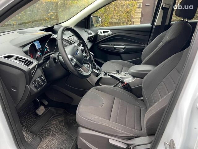 Белый Форд Куга, объемом двигателя 2 л и пробегом 211 тыс. км за 12990 $, фото 10 на Automoto.ua