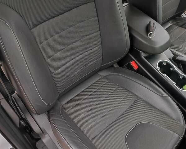 Белый Форд Куга, объемом двигателя 2 л и пробегом 145 тыс. км за 16000 $, фото 16 на Automoto.ua