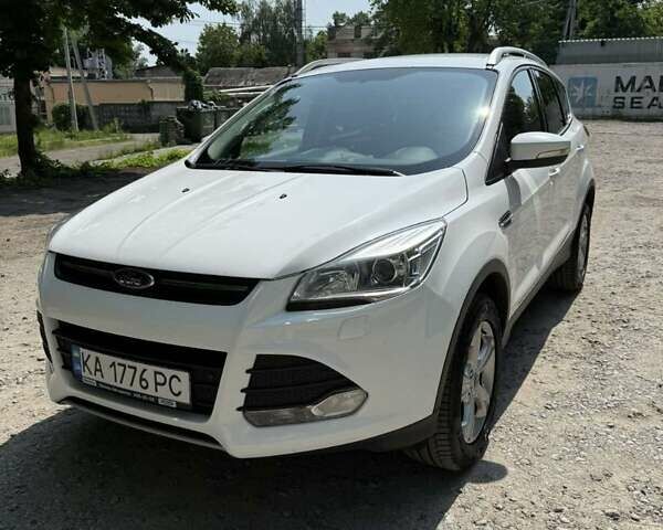 Белый Форд Куга, объемом двигателя 2 л и пробегом 130 тыс. км за 12990 $, фото 4 на Automoto.ua