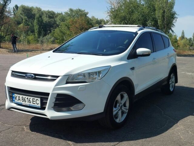 Белый Форд Куга, объемом двигателя 2 л и пробегом 303 тыс. км за 14000 $, фото 5 на Automoto.ua