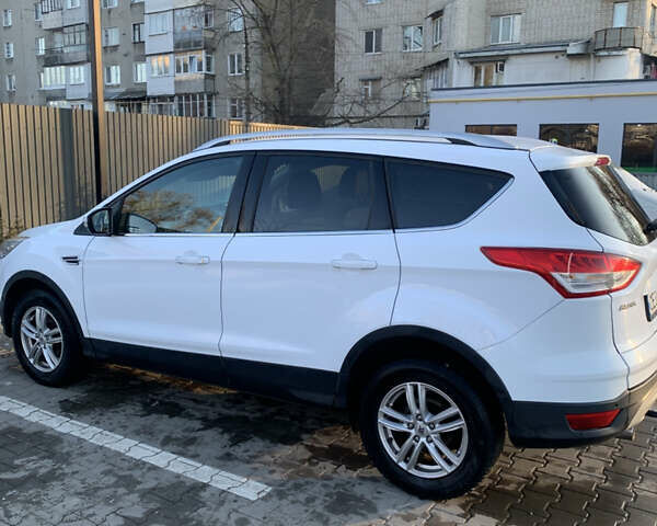 Белый Форд Куга, объемом двигателя 2 л и пробегом 250 тыс. км за 12800 $, фото 8 на Automoto.ua