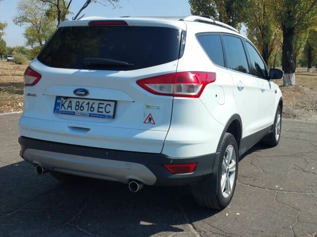Белый Форд Куга, объемом двигателя 2 л и пробегом 303 тыс. км за 14000 $, фото 4 на Automoto.ua