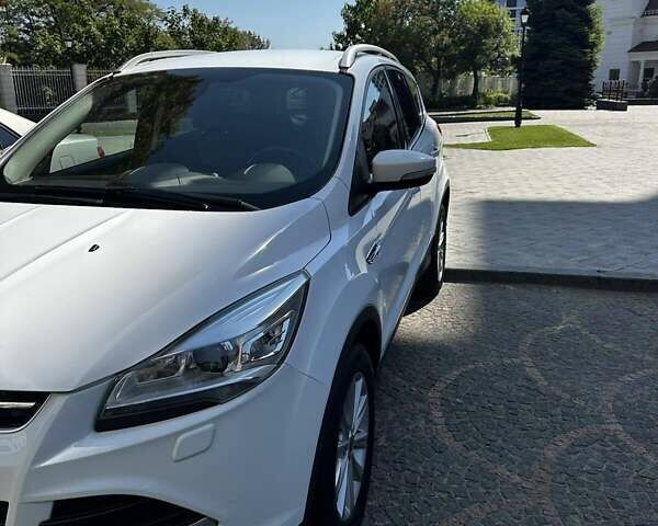 Белый Форд Куга, объемом двигателя 2 л и пробегом 178 тыс. км за 15000 $, фото 4 на Automoto.ua