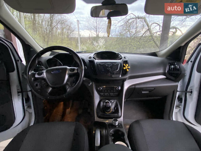 Белый Форд Куга, объемом двигателя 2 л и пробегом 214 тыс. км за 12000 $, фото 12 на Automoto.ua