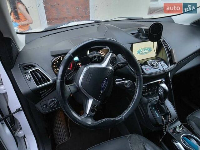Білий Форд Куга, об'ємом двигуна 2 л та пробігом 275 тис. км за 14950 $, фото 3 на Automoto.ua