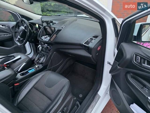 Білий Форд Куга, об'ємом двигуна 2 л та пробігом 275 тис. км за 14950 $, фото 2 на Automoto.ua