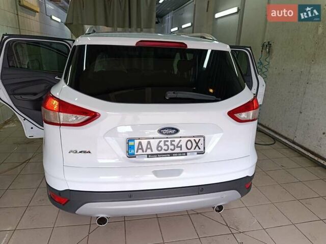 Білий Форд Куга, об'ємом двигуна 2 л та пробігом 236 тис. км за 14000 $, фото 7 на Automoto.ua