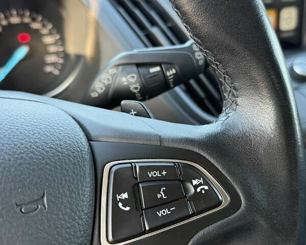 Білий Форд Куга, об'ємом двигуна 2 л та пробігом 98 тис. км за 18500 $, фото 19 на Automoto.ua
