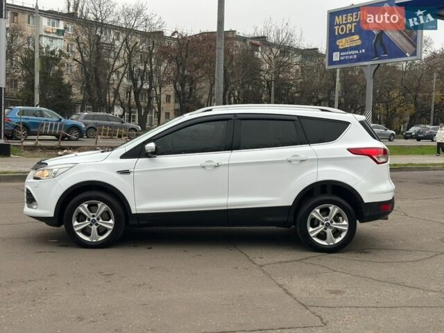 Белый Форд Куга, объемом двигателя 2 л и пробегом 187 тыс. км за 12999 $, фото 3 на Automoto.ua