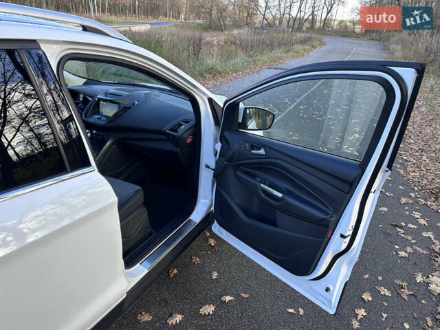 Белый Форд Куга, объемом двигателя 2 л и пробегом 155 тыс. км за 15700 $, фото 53 на Automoto.ua