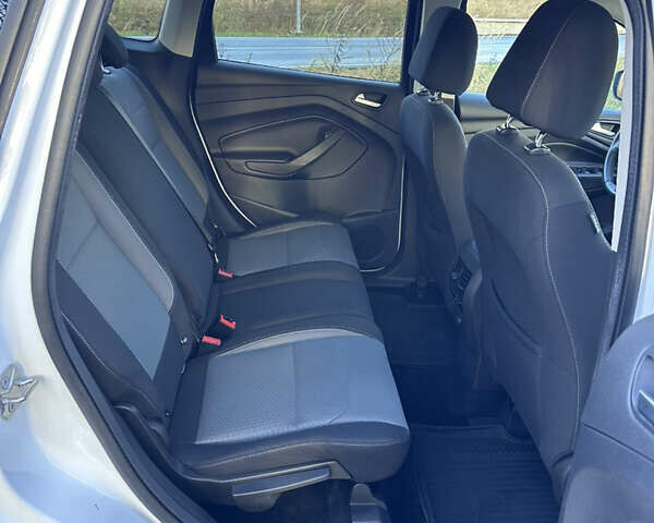 Белый Форд Куга, объемом двигателя 2 л и пробегом 155 тыс. км за 15700 $, фото 59 на Automoto.ua