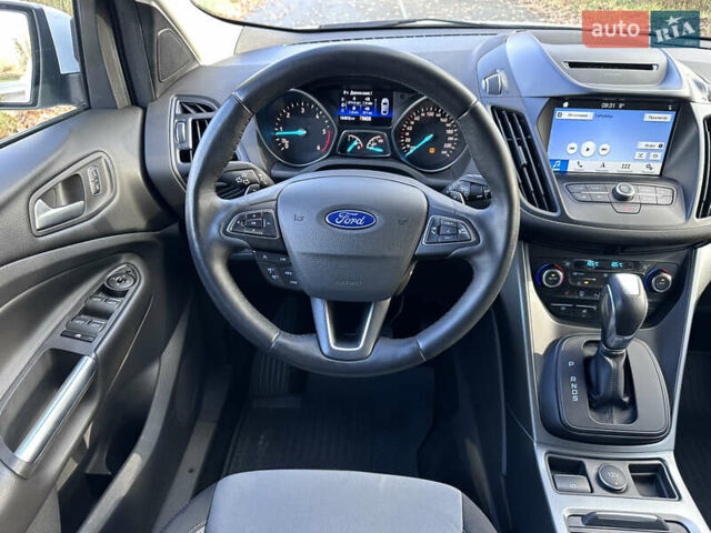 Белый Форд Куга, объемом двигателя 2 л и пробегом 155 тыс. км за 15700 $, фото 39 на Automoto.ua