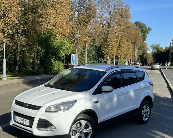 Белый Форд Куга, объемом двигателя 2 л и пробегом 119 тыс. км за 17300 $, фото 43 на Automoto.ua