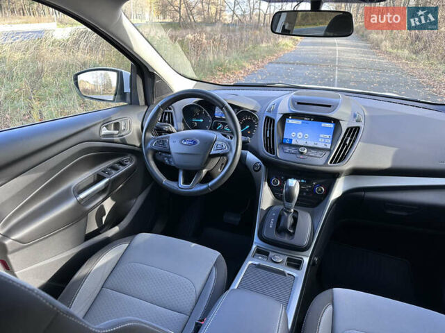 Белый Форд Куга, объемом двигателя 2 л и пробегом 155 тыс. км за 15700 $, фото 41 на Automoto.ua