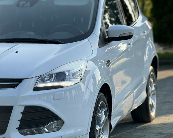 Белый Форд Куга, объемом двигателя 2 л и пробегом 209 тыс. км за 16200 $, фото 9 на Automoto.ua