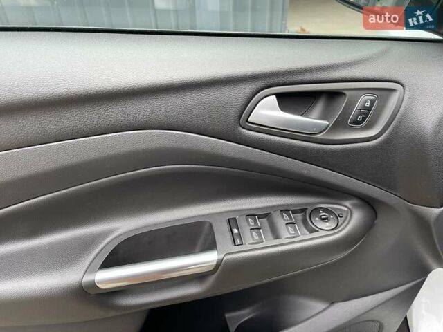 Белый Форд Куга, объемом двигателя 2 л и пробегом 133 тыс. км за 16900 $, фото 12 на Automoto.ua