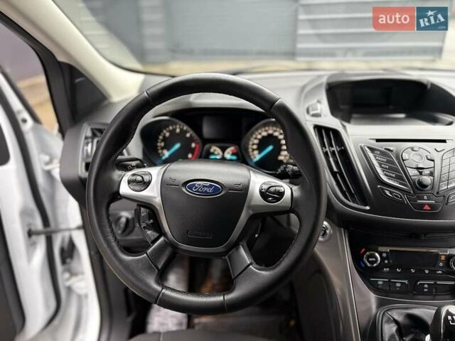 Білий Форд Куга, об'ємом двигуна 2 л та пробігом 291 тис. км за 9950 $, фото 22 на Automoto.ua