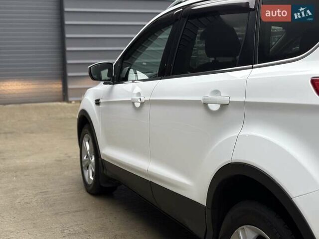 Білий Форд Куга, об'ємом двигуна 2 л та пробігом 291 тис. км за 9950 $, фото 36 на Automoto.ua