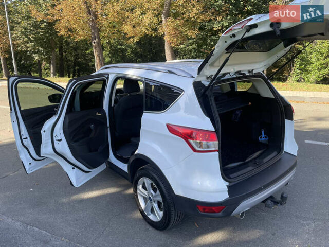 Белый Форд Куга, объемом двигателя 2 л и пробегом 119 тыс. км за 17300 $, фото 13 на Automoto.ua