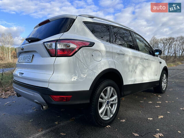 Белый Форд Куга, объемом двигателя 2 л и пробегом 155 тыс. км за 15700 $, фото 26 на Automoto.ua
