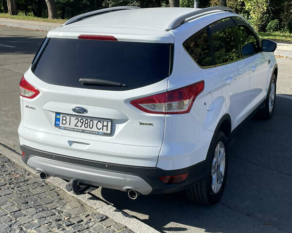 Белый Форд Куга, объемом двигателя 2 л и пробегом 119 тыс. км за 17300 $, фото 2 на Automoto.ua
