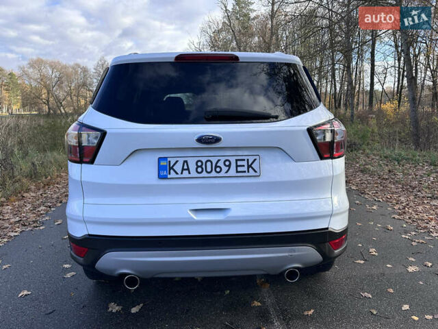 Белый Форд Куга, объемом двигателя 2 л и пробегом 155 тыс. км за 15700 $, фото 16 на Automoto.ua