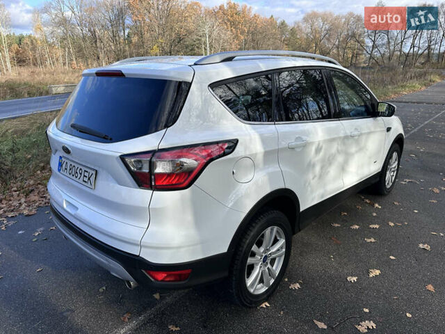 Белый Форд Куга, объемом двигателя 2 л и пробегом 155 тыс. км за 15700 $, фото 27 на Automoto.ua