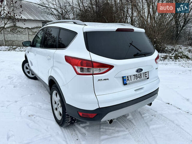 Белый Форд Куга, объемом двигателя 2 л и пробегом 305 тыс. км за 9999 $, фото 7 на Automoto.ua