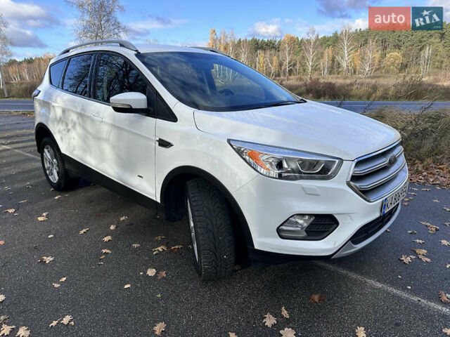 Белый Форд Куга, объемом двигателя 2 л и пробегом 155 тыс. км за 15700 $, фото 7 на Automoto.ua