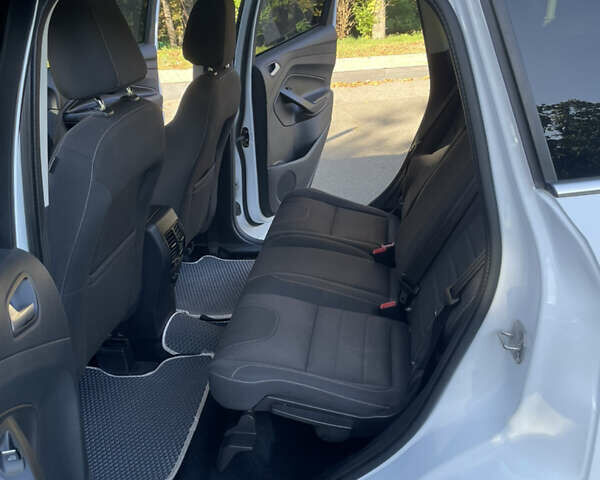 Белый Форд Куга, объемом двигателя 2 л и пробегом 119 тыс. км за 17300 $, фото 14 на Automoto.ua