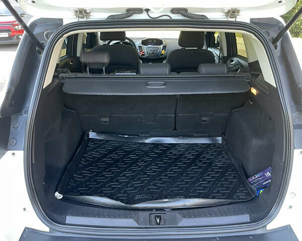 Белый Форд Куга, объемом двигателя 2 л и пробегом 119 тыс. км за 17300 $, фото 11 на Automoto.ua