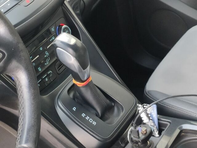 Белый Форд Куга, объемом двигателя 2 л и пробегом 375 тыс. км за 11500 $, фото 12 на Automoto.ua