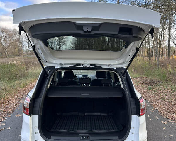 Белый Форд Куга, объемом двигателя 2 л и пробегом 155 тыс. км за 15700 $, фото 18 на Automoto.ua