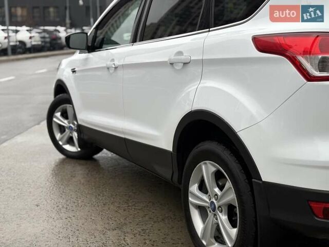 Білий Форд Куга, об'ємом двигуна 2 л та пробігом 291 тис. км за 9950 $, фото 20 на Automoto.ua