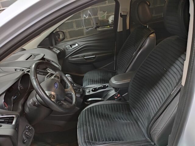 Белый Форд Куга, объемом двигателя 2 л и пробегом 136 тыс. км за 16000 $, фото 3 на Automoto.ua